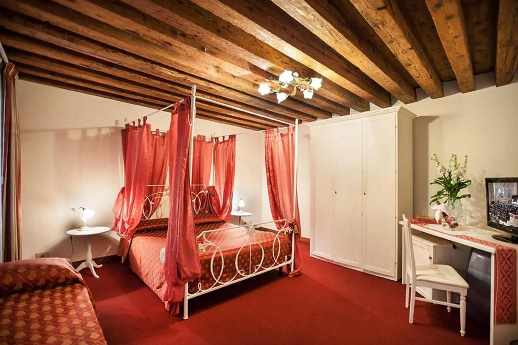 Junior Suite with Canal View — Maison San Marco