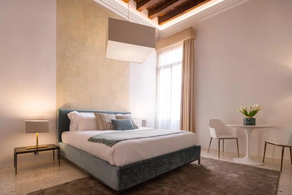 Junior Suite with Canal View — Ninfea Luxury Suites