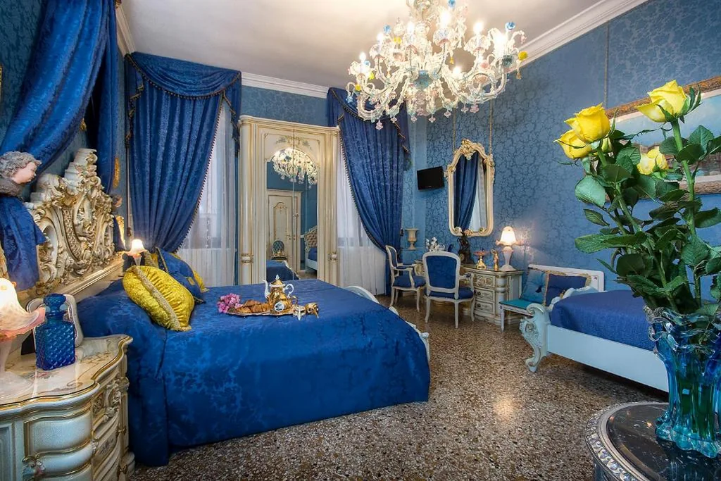 Junior Suite con Vista Canale — Scalon del Doge B&b