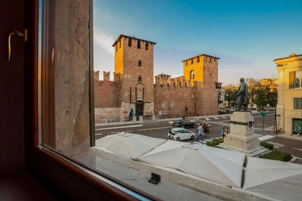 Junior Suite con Vista Castello — Corte Realdi Castelvecchio Verona