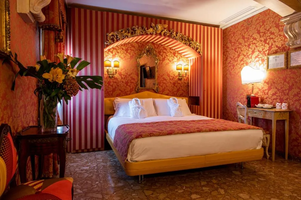 Junior Suite with View — Hotel Santo Stefano
