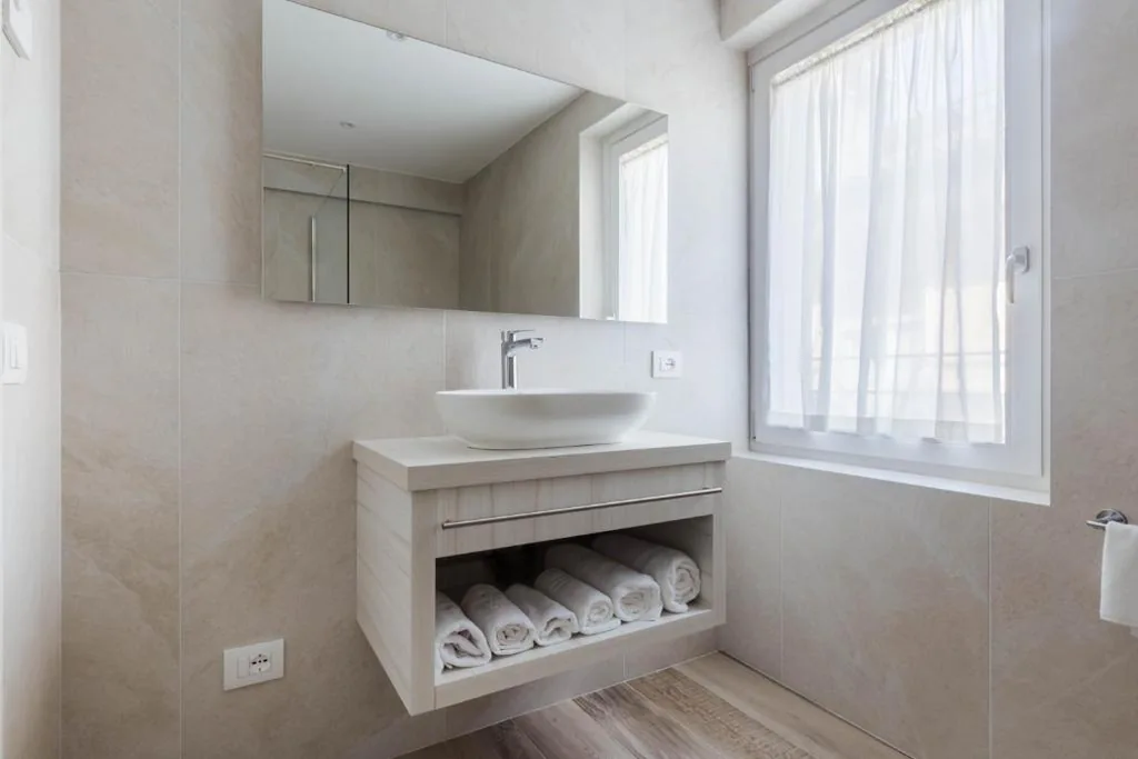 Junior Suite with Lake View — Hotel Giardinetto