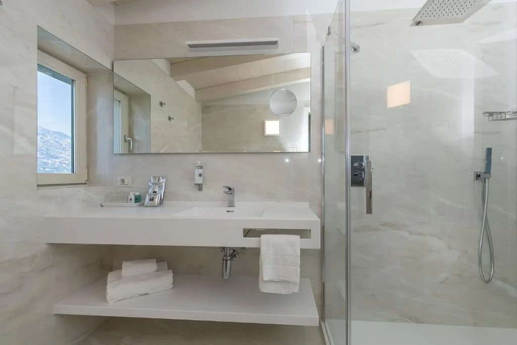 Junior Suite con Vista Lago — Hotel Vega
