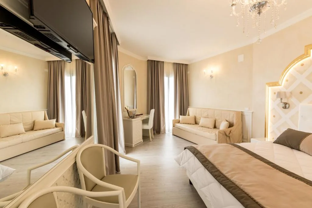 Junior Suite con Vista Mare — Luxor e Cairo The Beach Resort