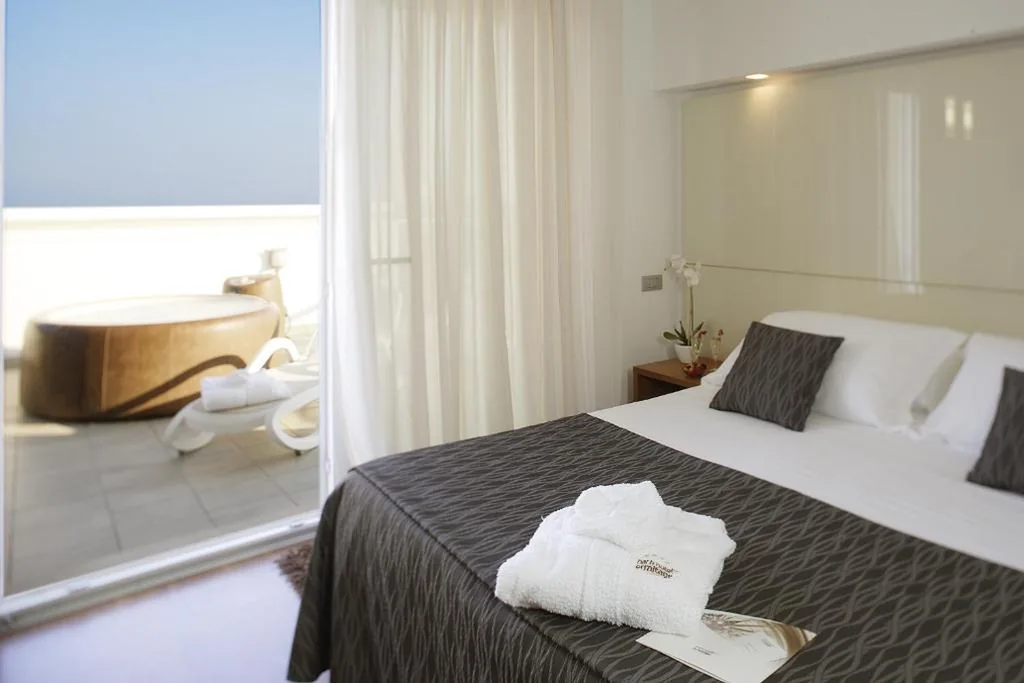 Junior Suite con Vista Mare — Park Hotel Ermitage Resort & Spa
