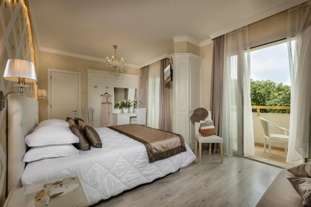 Junior Suite con Vista Mare Parziale e Accesso Spa — Luxor e Cairo The Beach Resort