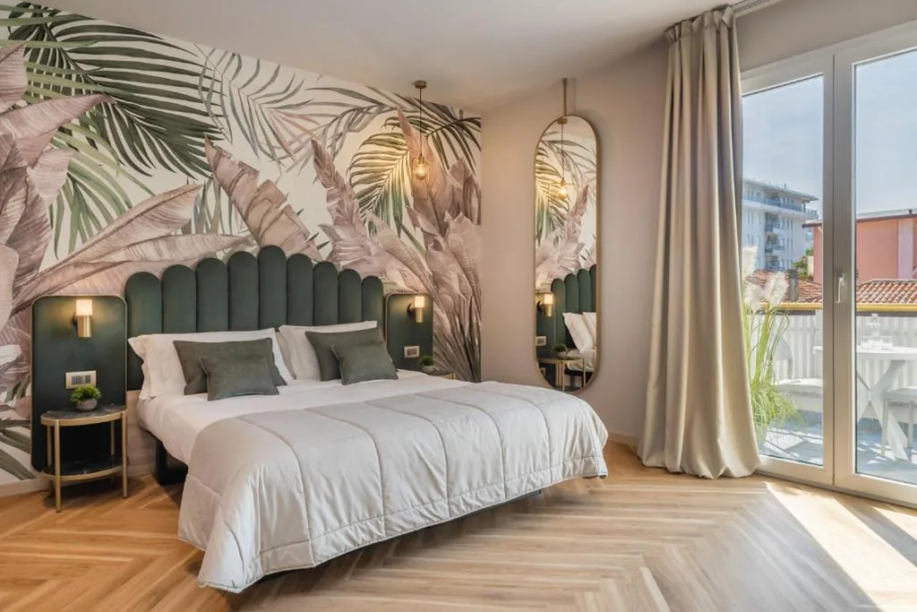 Junior Suite with Sea View — Salus Smart & Chic Hotel