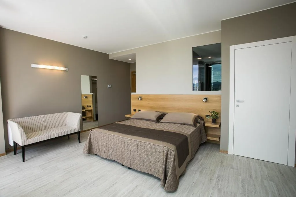 Junior Suite con Vista Piscina — Hotel Abano Astoria