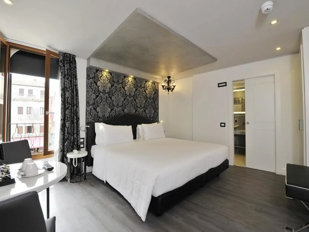 Deluxe Junior Suite — Al Theatro Palace