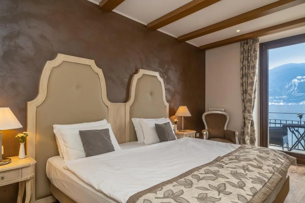 Junior Suite Deluxe — Lake Front Hotel Brenzone