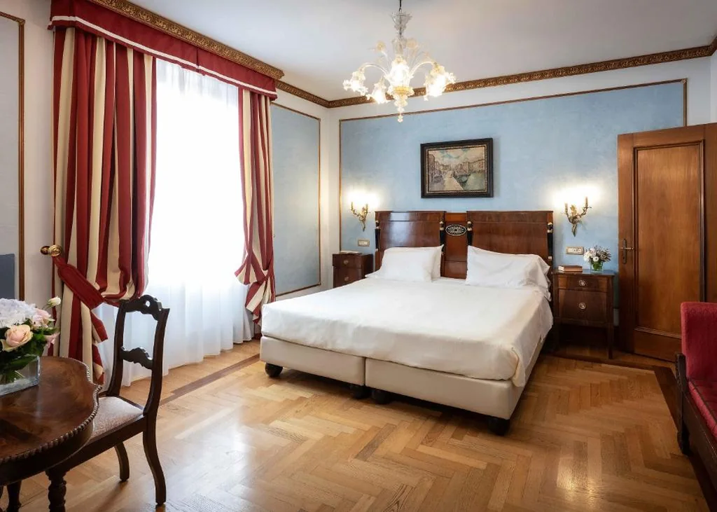 Junior Suite — Due Torri Hotel