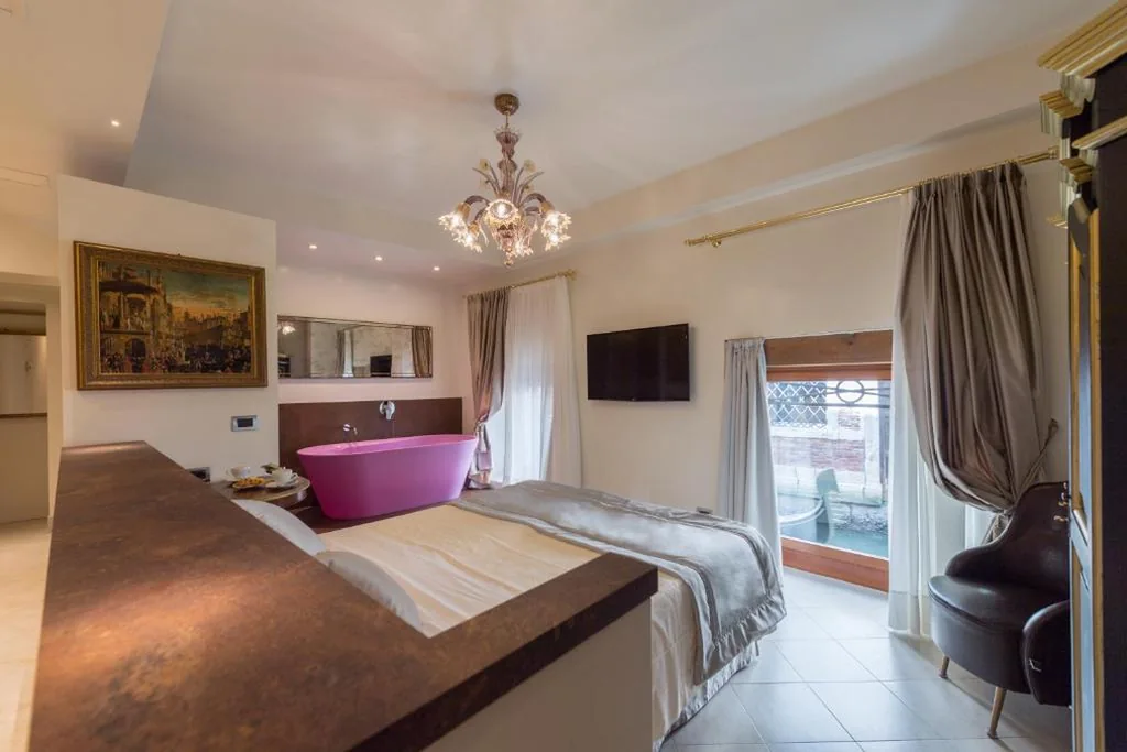 Junior Suite Exclusive — Locanda Leon Bianco on the Grand Canal