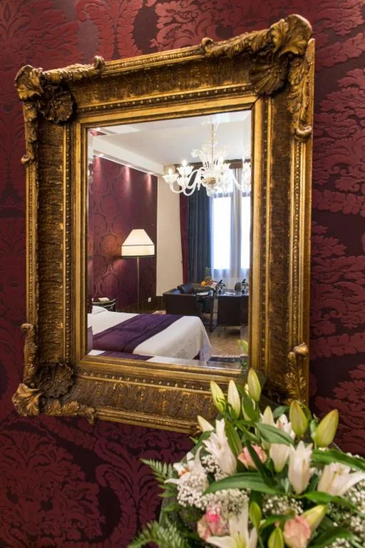 Family Junior Suite — Locanda Leon Bianco on the Grand Canal