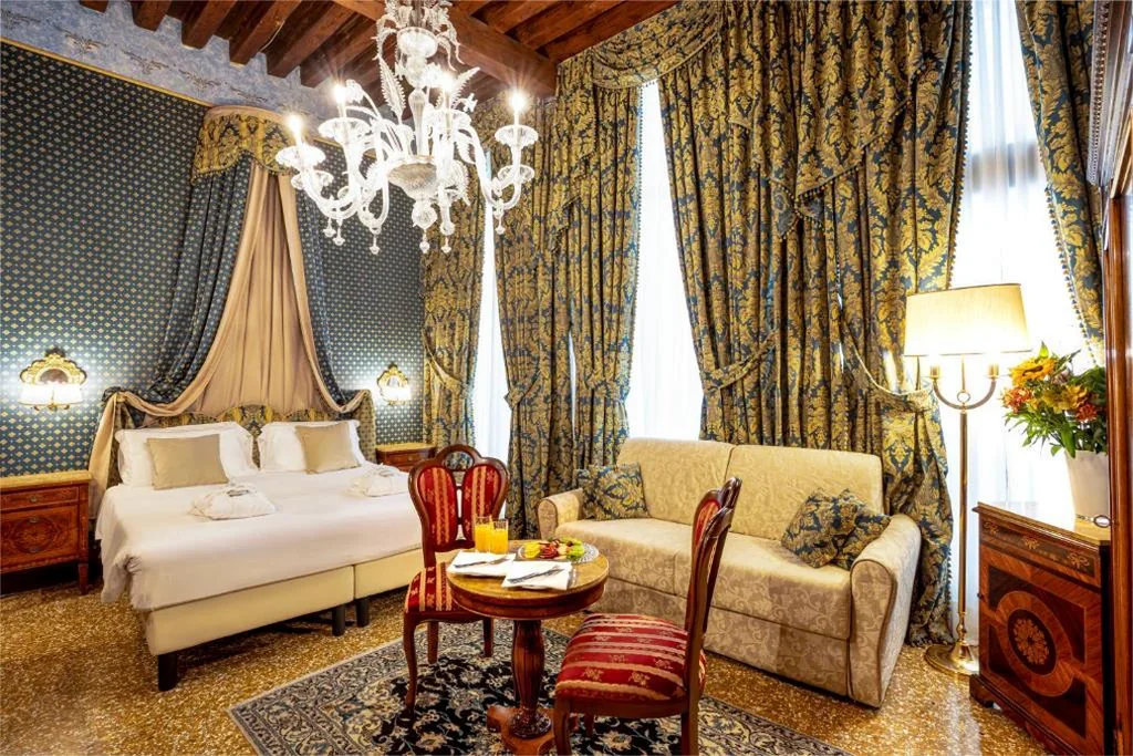 Junior Suite Gritti — Hotel Al Ponte Dei Sospiri