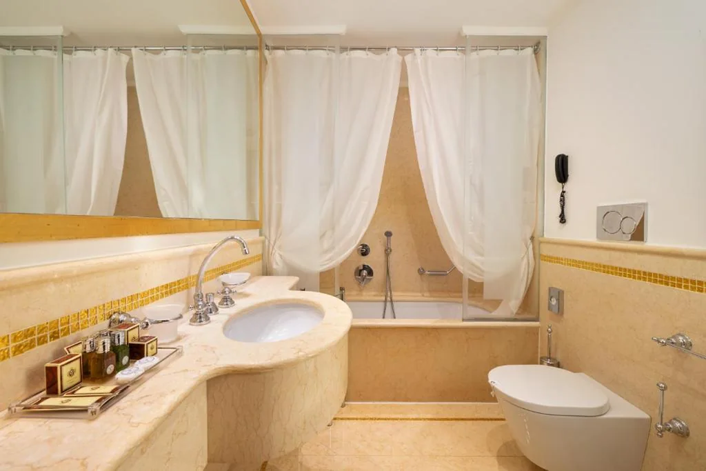 Junior Suite — Hotel A La Commedia