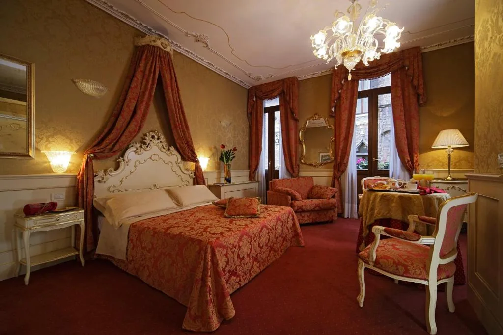 Junior Suite — Hotel Becher