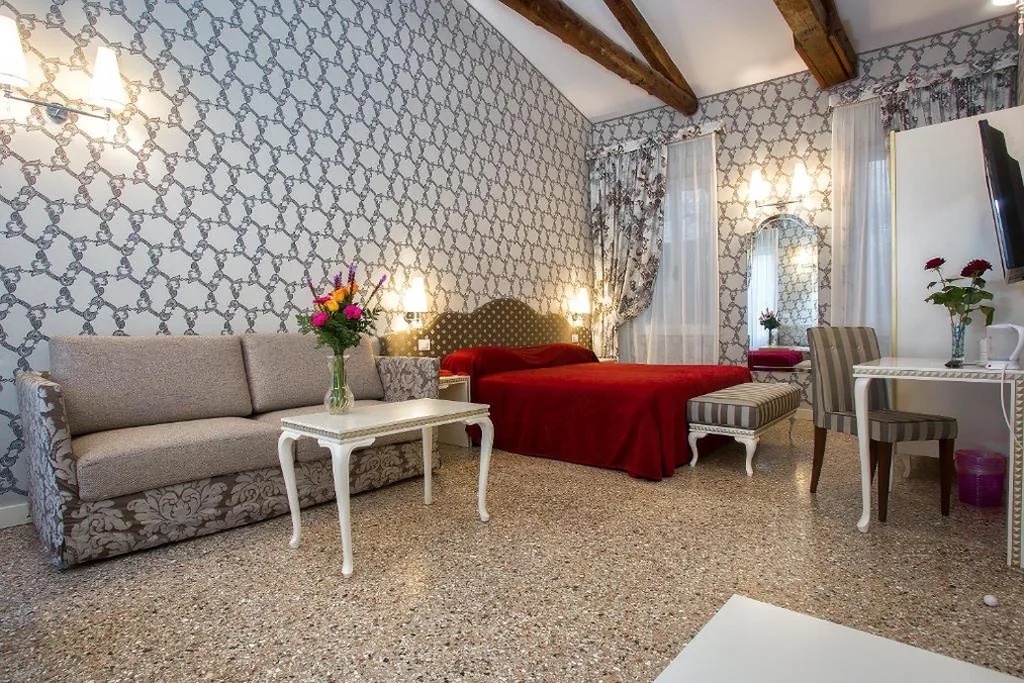 Junior Suite — Hotel Ca’ Nobile Corner