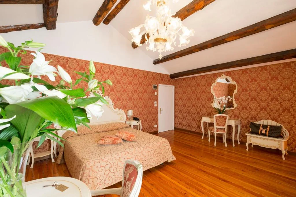 Junior Suite - Attic — Palazzo Guardi