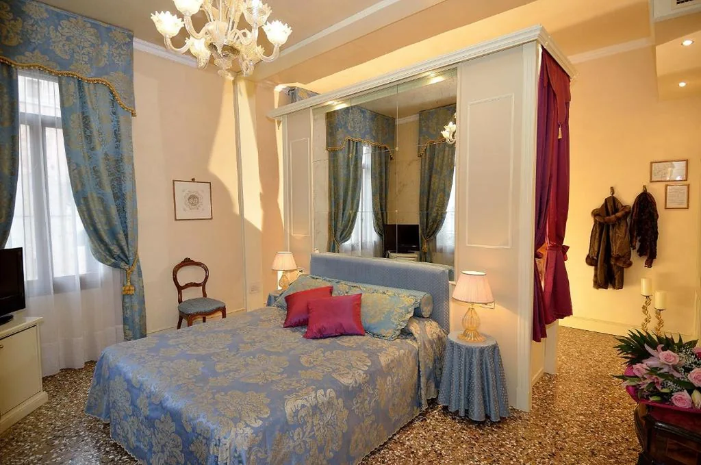 Junior Suite — Palazzo Odoni