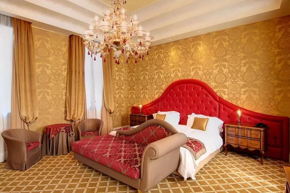 Junior Suite — Pesaro Palace