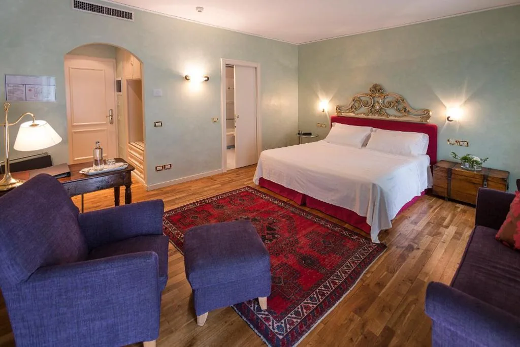 Junior Suite — Regina Adelaide Hotel & SPA