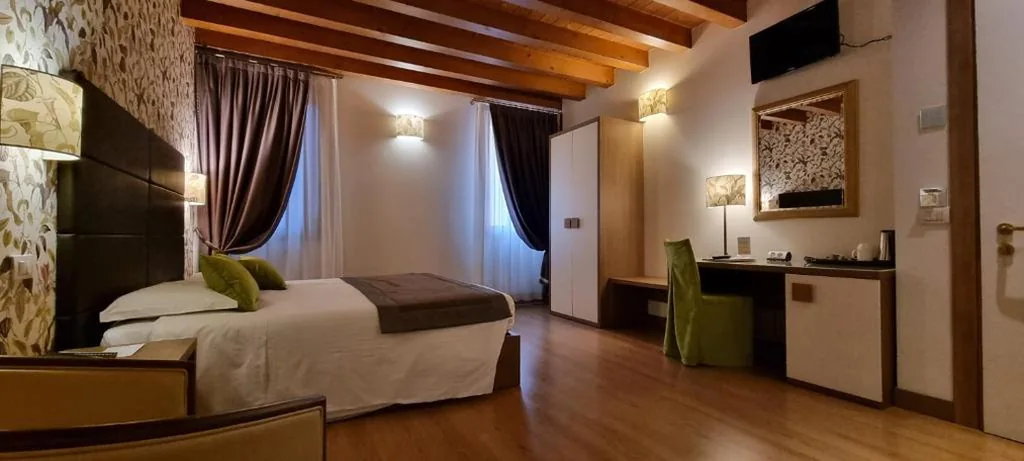 Superior Junior Suite — UNAHOTELS Eco Hotel Villa Costanza Venezia