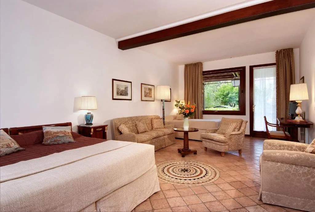 Junior Suite — Villa Dacri