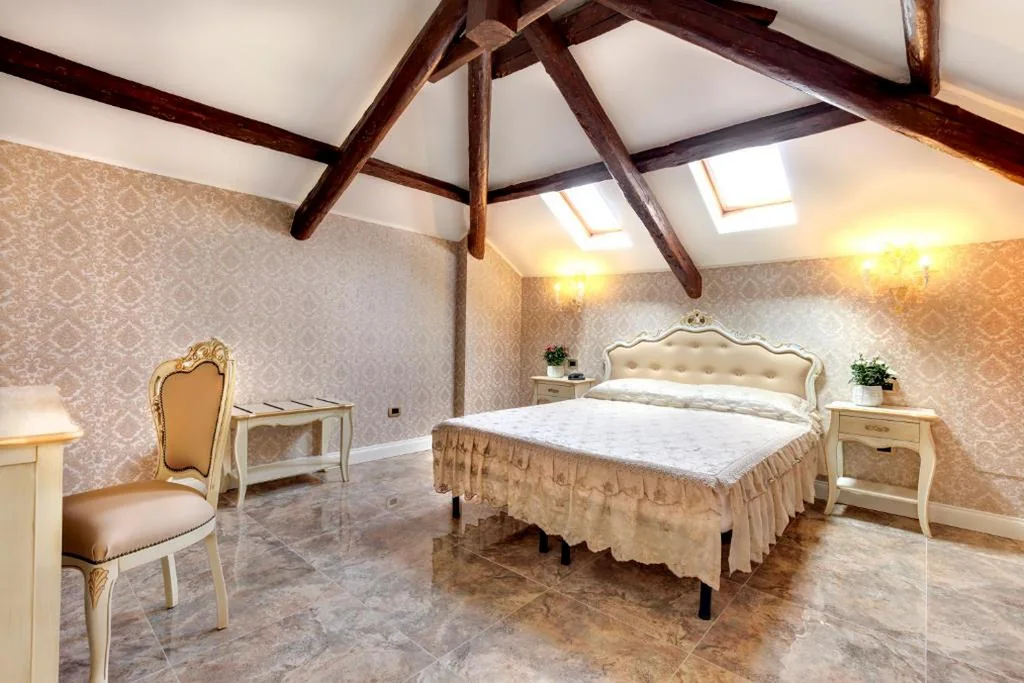King Room with Spa Bath - Attic — New Reiter Hotel