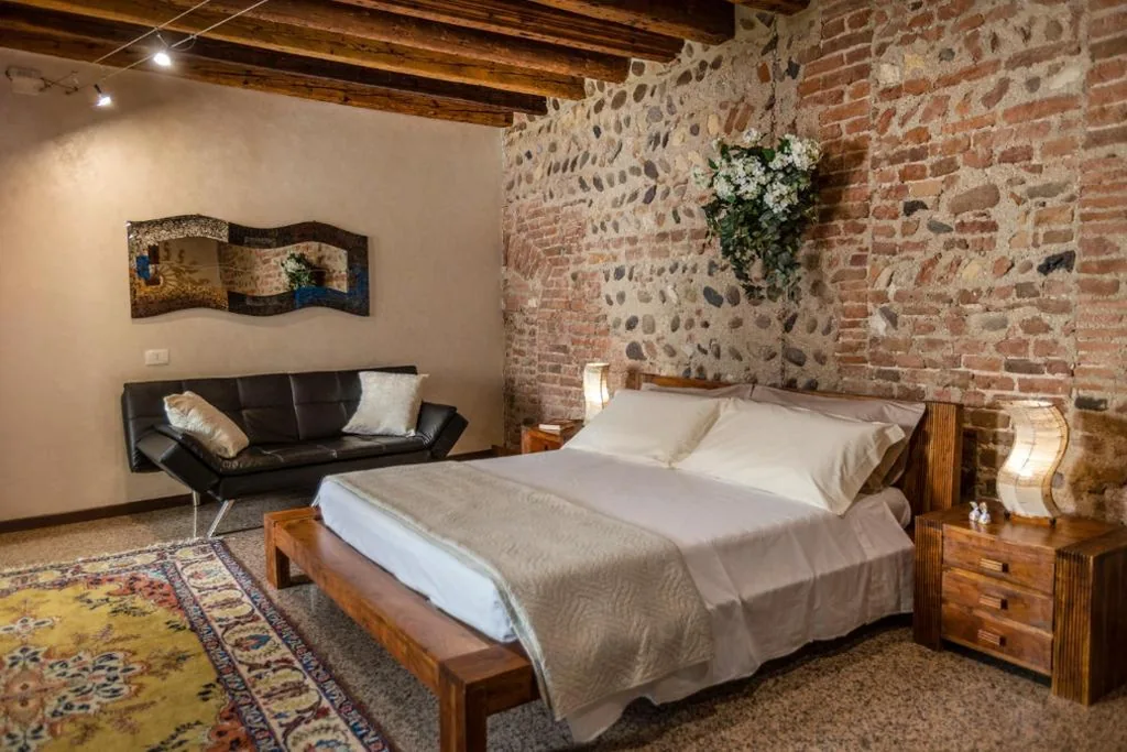 La Bella Verona Wine Suite