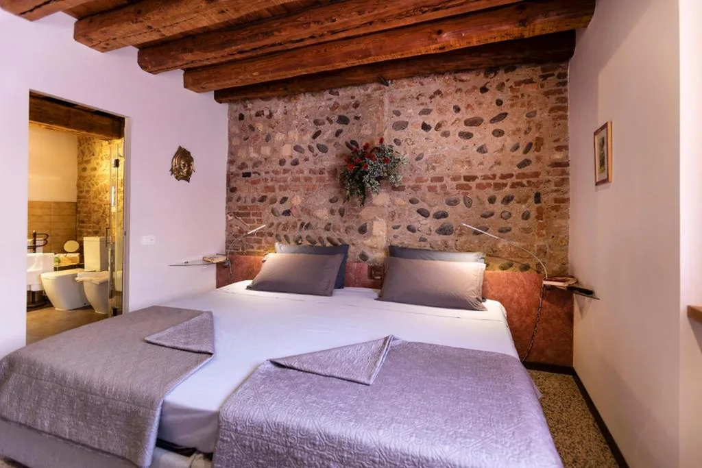 La Bella Verona Wine Suite