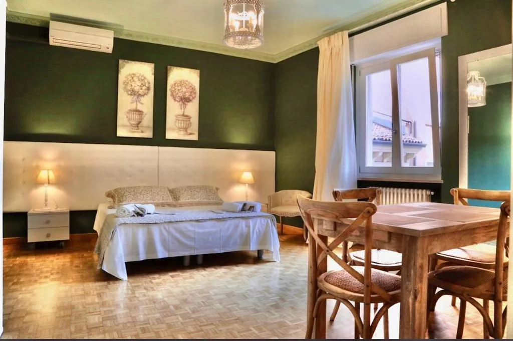 La Casetta di Lina Rooms and Apartments
