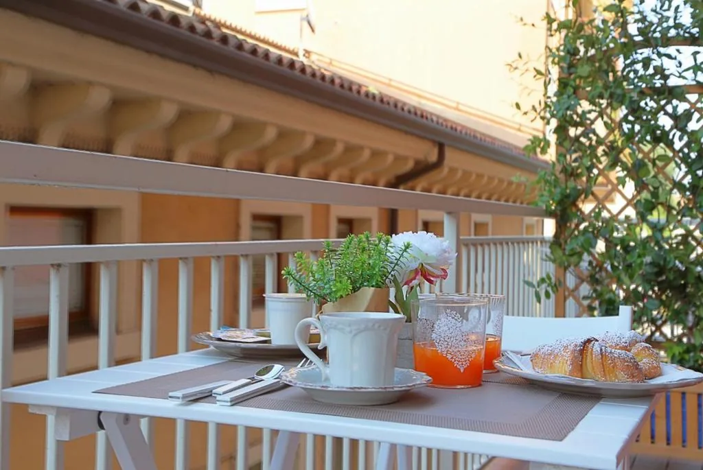 La Casetta di Lina Rooms and Apartments — foto 4