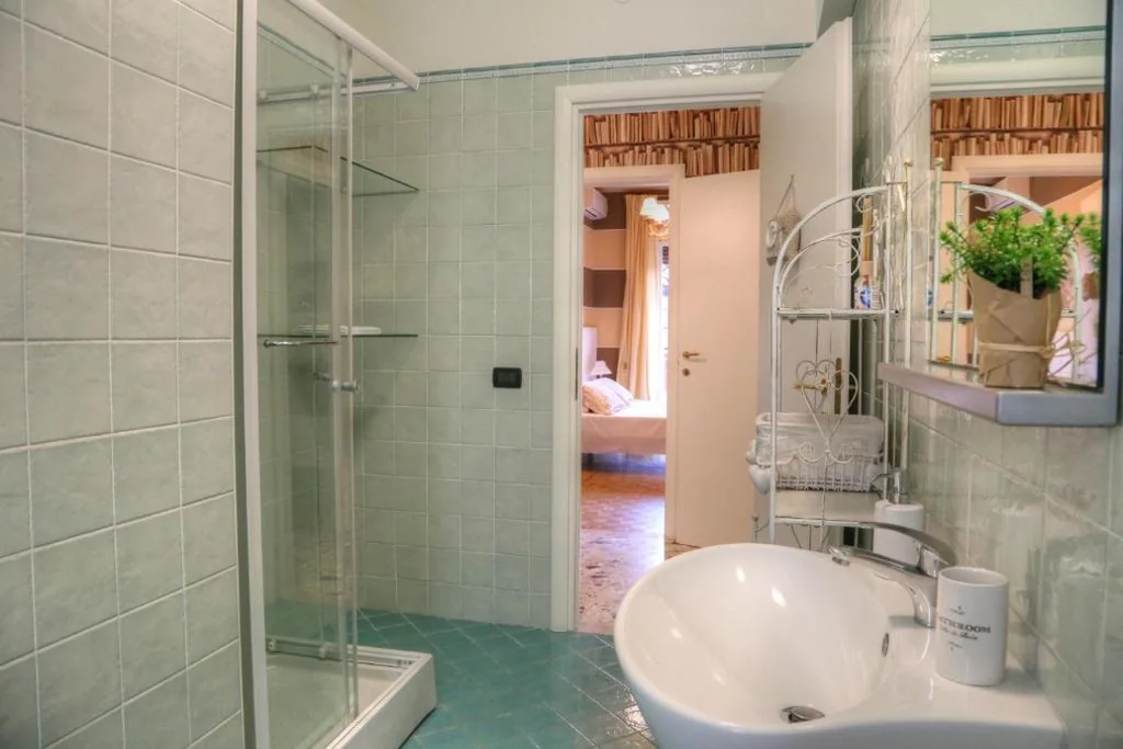La Casetta di Lina Rooms and Apartments — foto 8