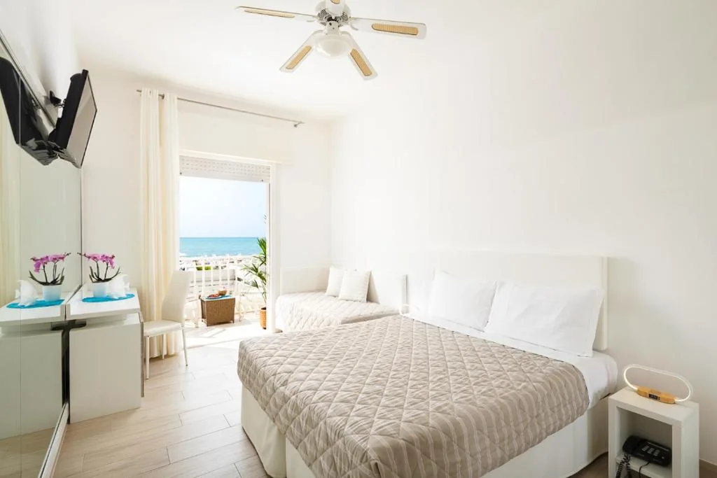 Large Quadruple Room With Sea View — Hotel Bellariva