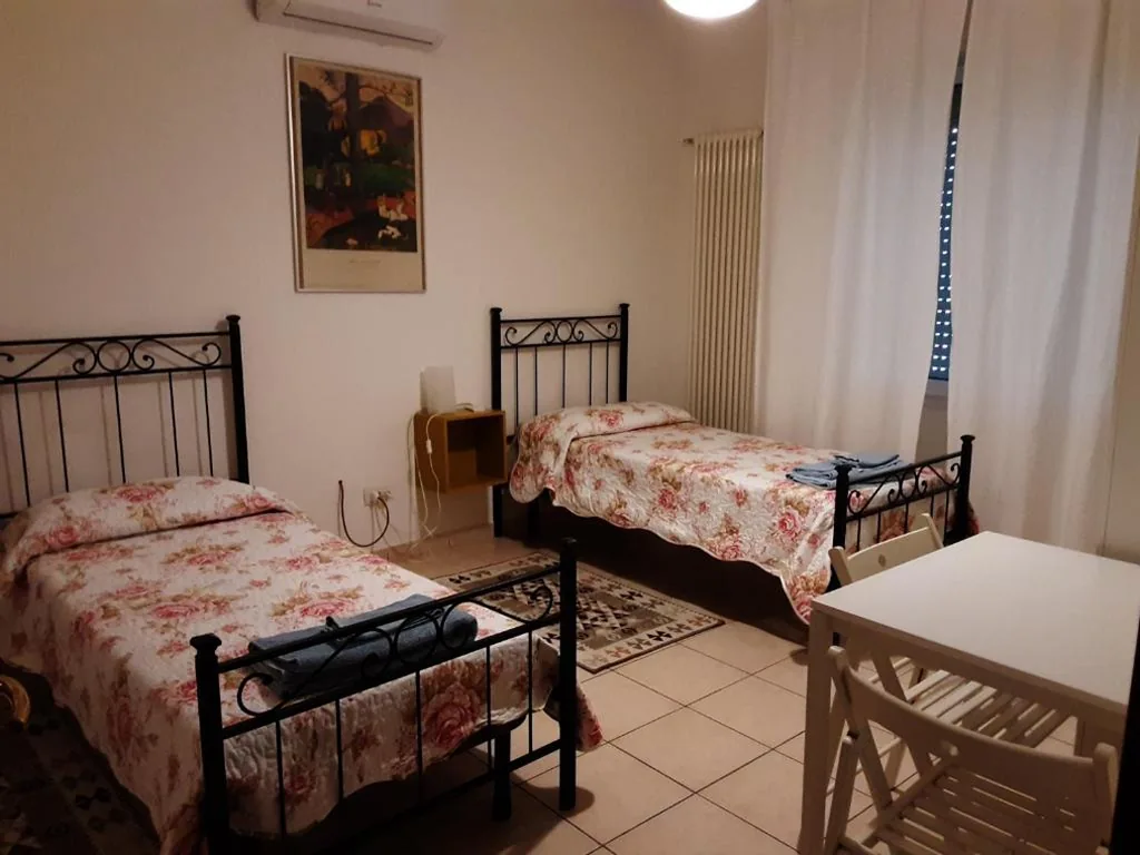 Locazione Menini – Camere zona stazione — foto 5