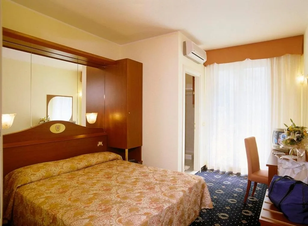 Matrimoniale Economy — Hotel Montecarlo
