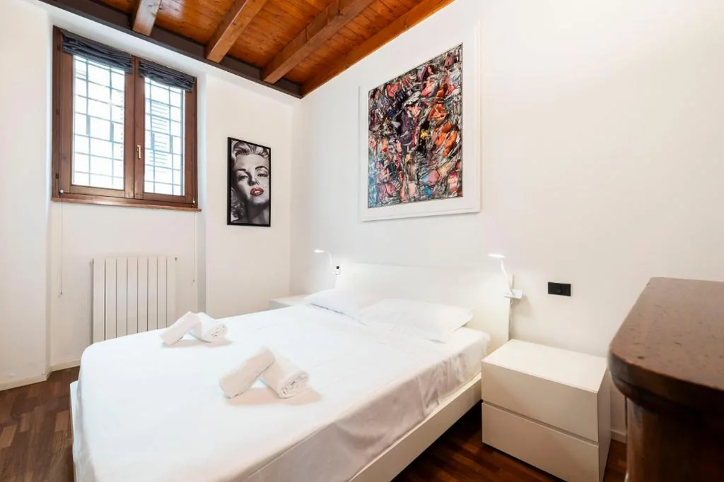Mirko Apartment by Reasy&Busy