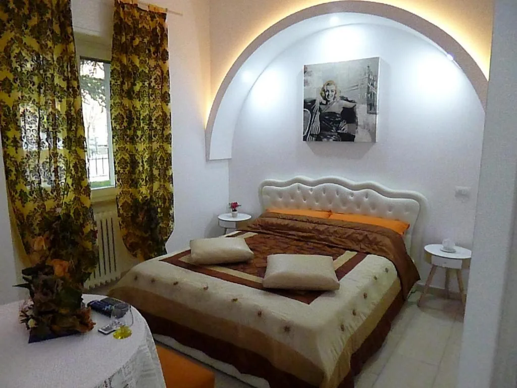 Monaco Rooms