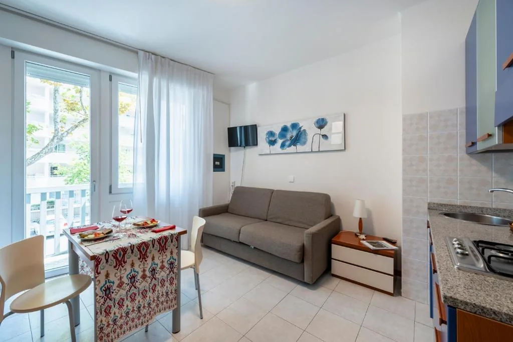 Studio with Balcony — Aparthotel Pineda