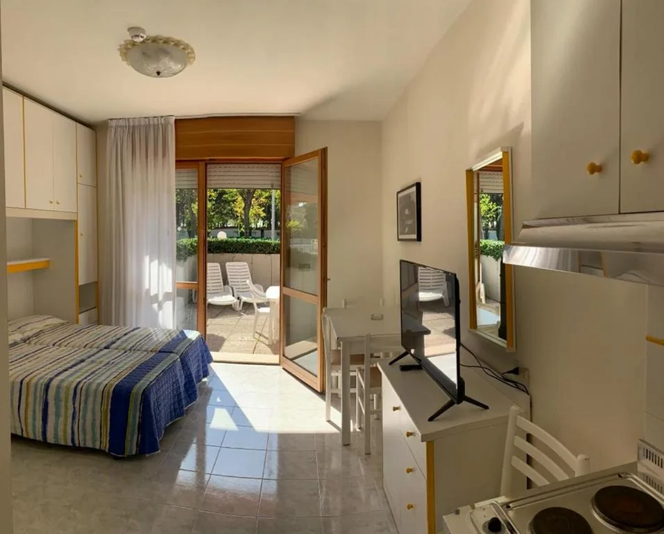 Monolocale con Terrazza — Residence Joker