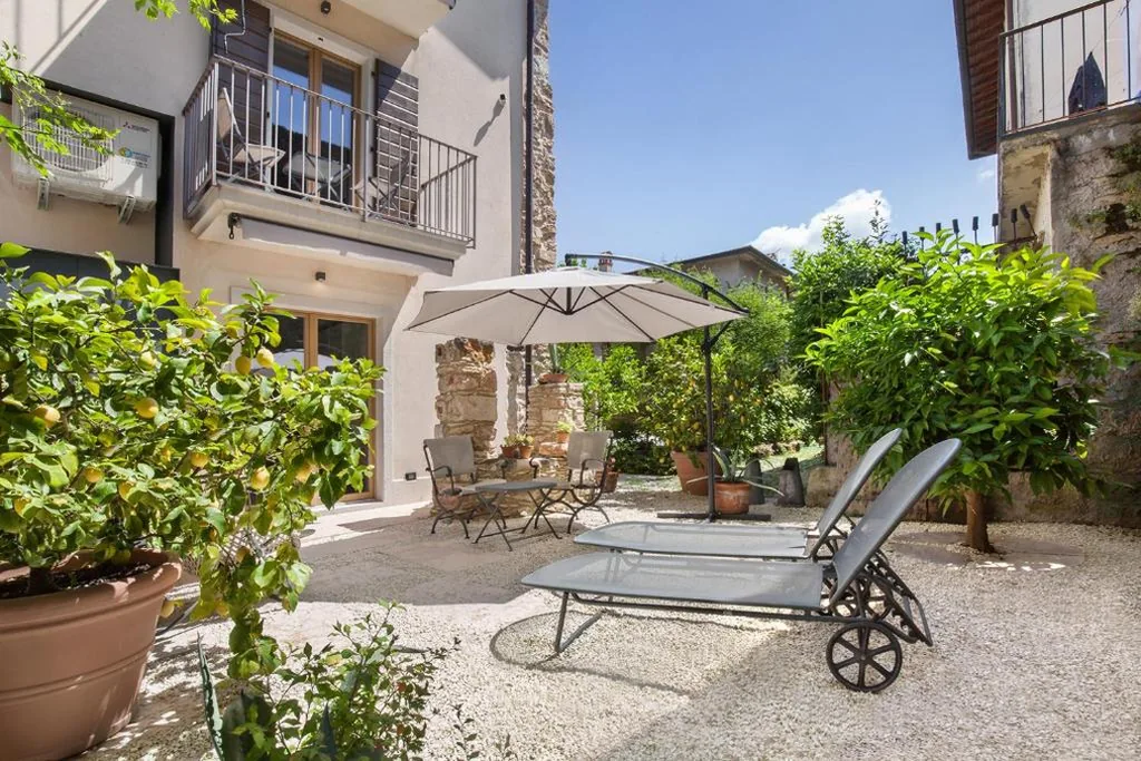 Studio with Garden View — Residenza Vedovelli