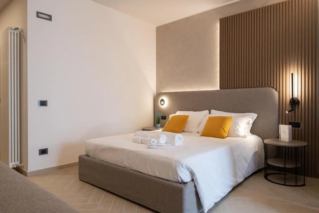Monolocale con Vista Lago — La Cipressina B&B