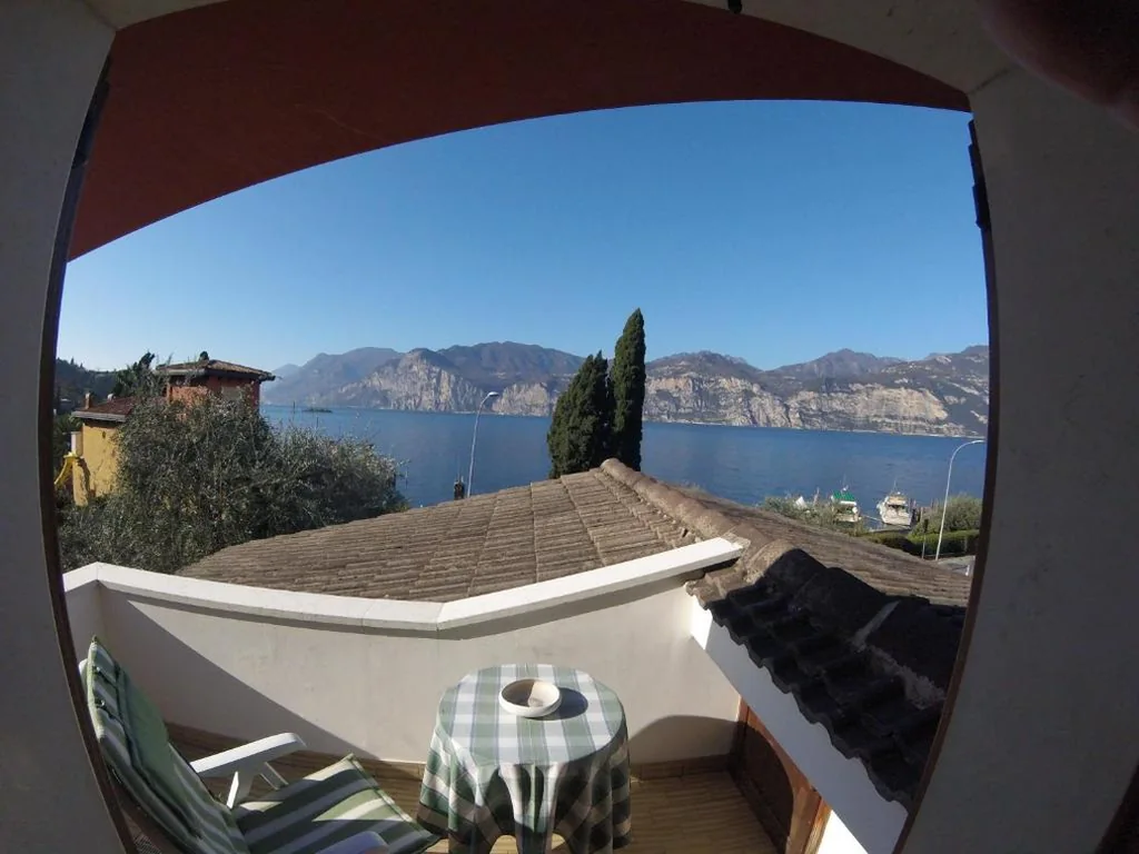 Monolocale con Vista Lago — Residence ” Le Palme ” appartamenti