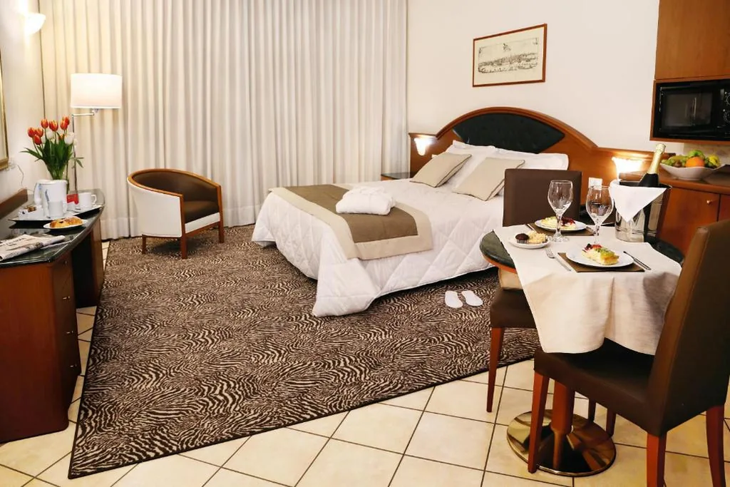 Studio Apartment — Hotel Victoria