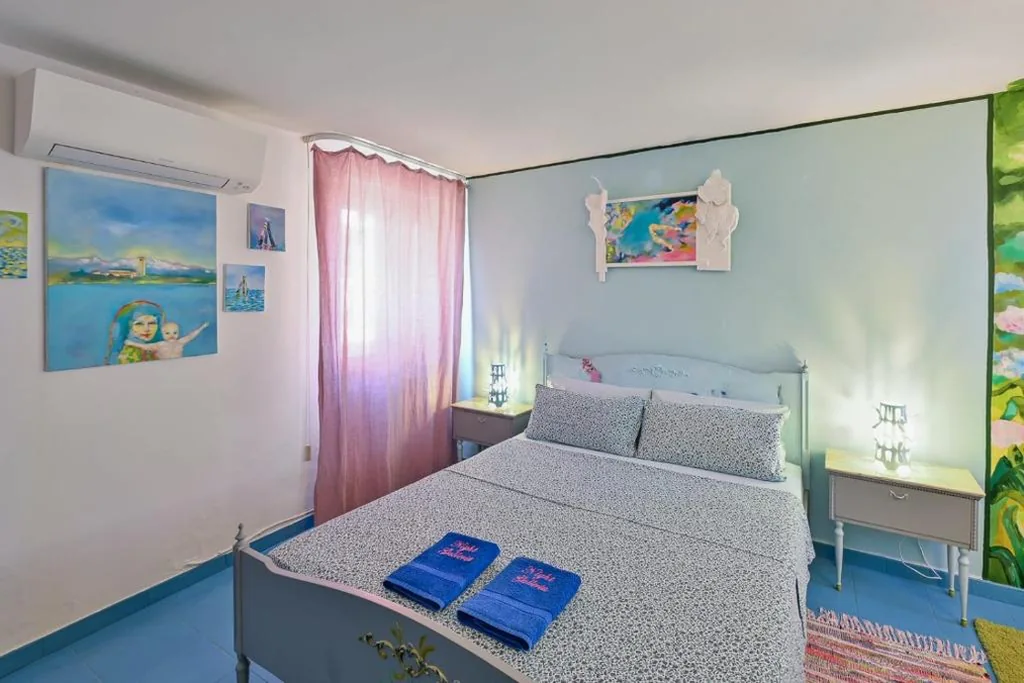 Night Galleria holiday home – bed & art -sea view — foto 7