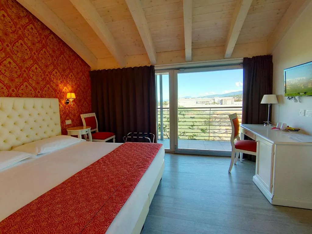 Nuova Opera Rooms & Apartments