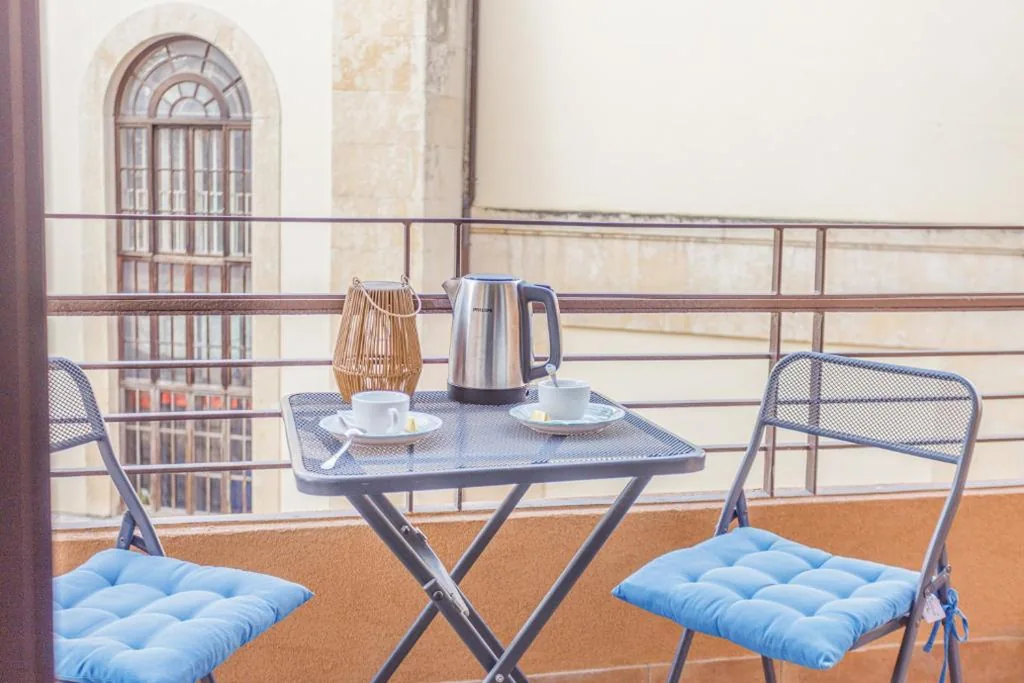 OPERA et LOVE – 200m dall’Arena con convenzione per Parcheggio e Colazione in pasticceria adiacente