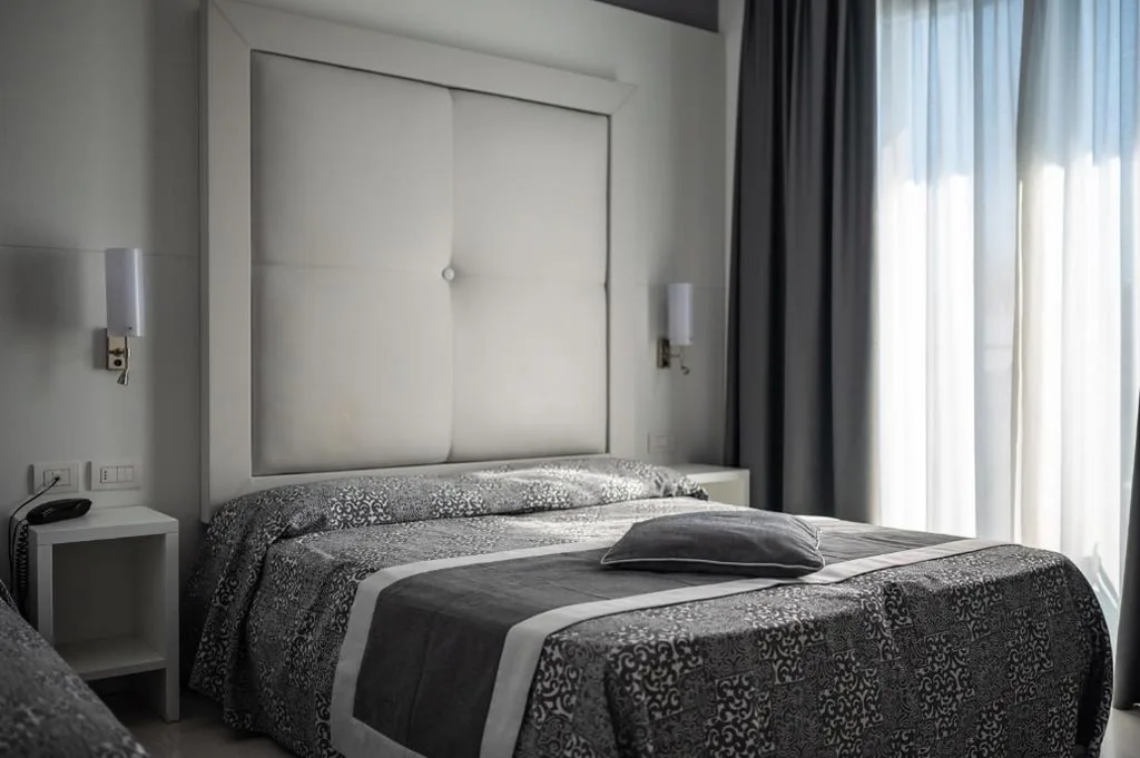Beach Package - Comfort Double or Twin Room — Hotel Europa