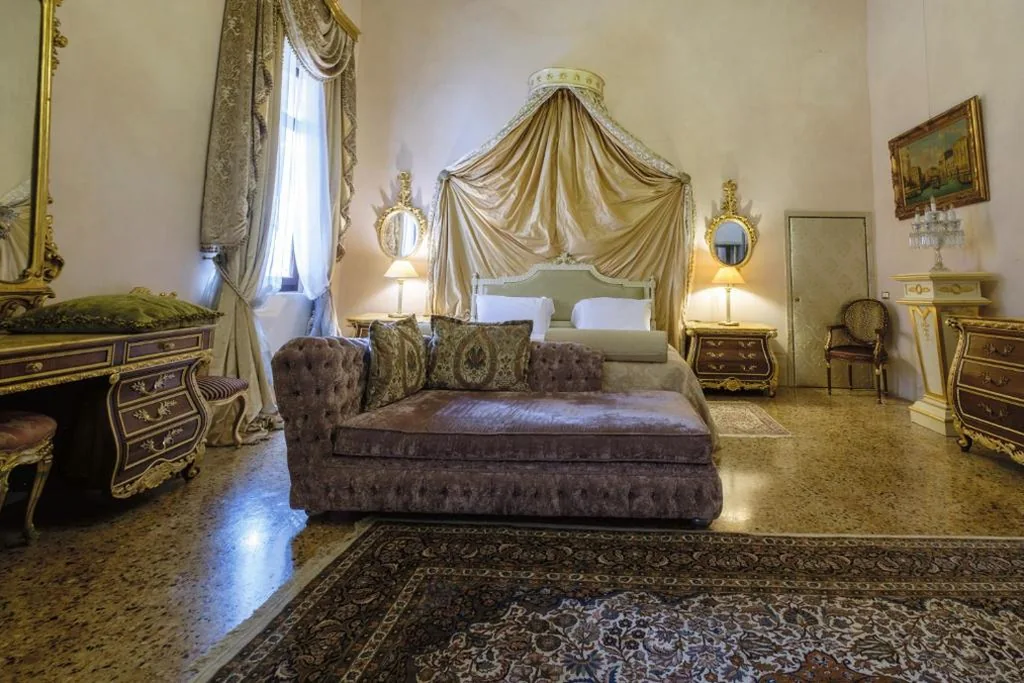 Palazzo Ca’ Bernardo By Francesco Molon