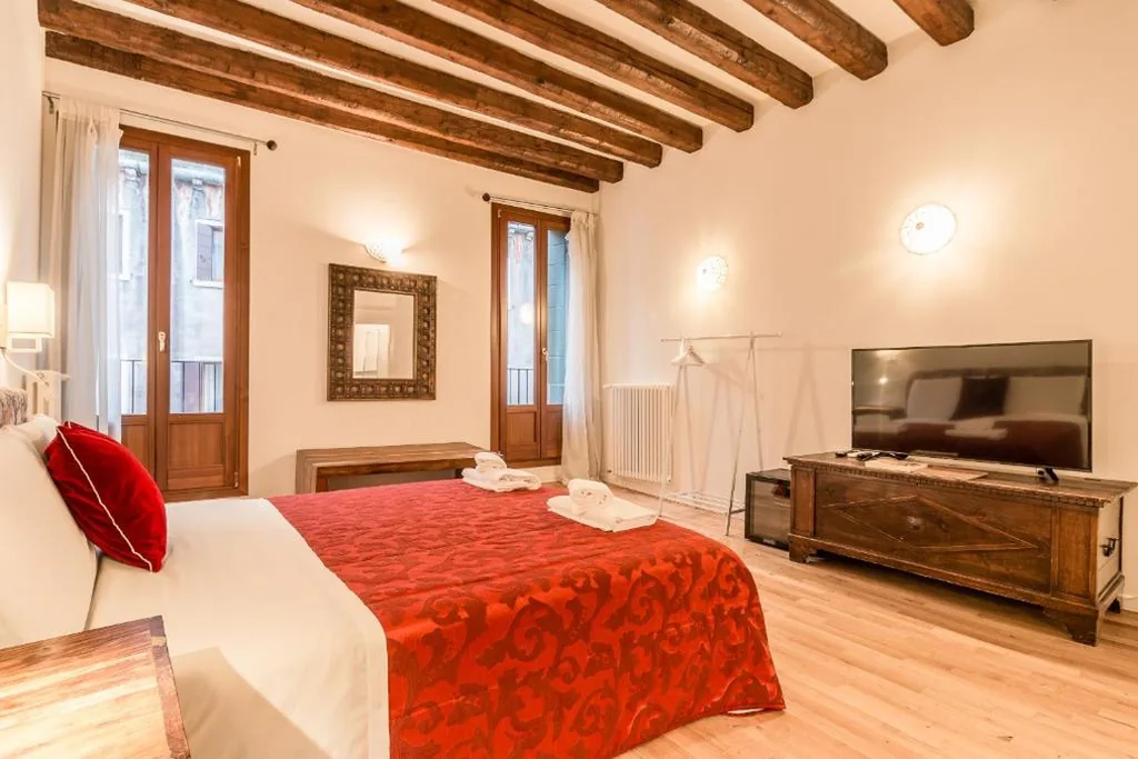 Palazzo DaPonte by LionHost